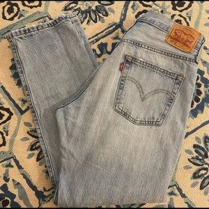 VINTAGE Levi distressed jeans!